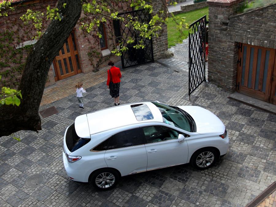  Lexus RX450h 2009 года  (EU) (фото 4 из 16)